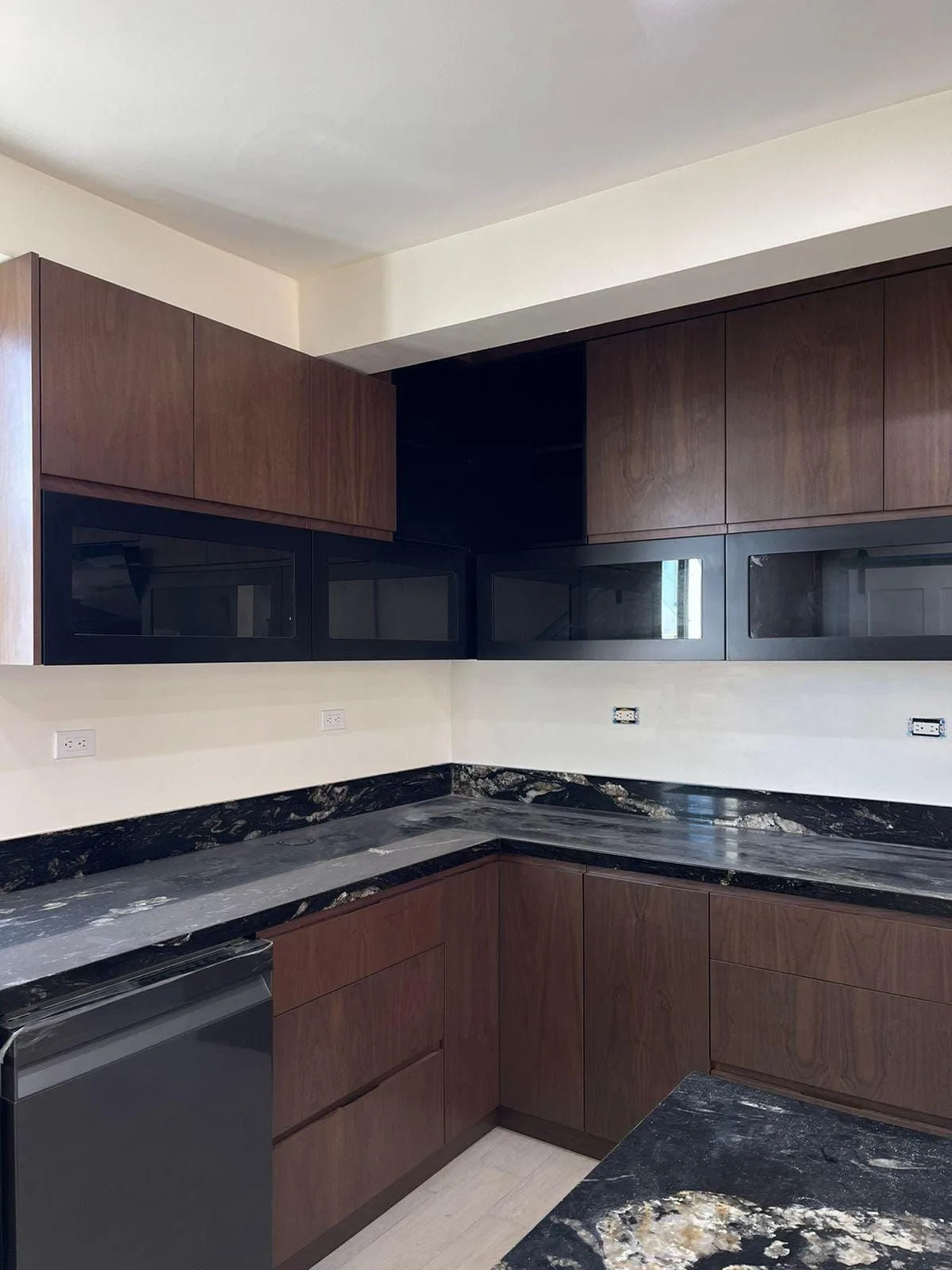 Vanessa L. — cliente Doig Woodwork Tijuana